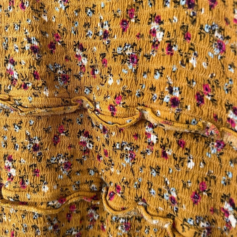 Aeropostale Sleeve Less Smocked Floral Dress - Picture 4 of 4